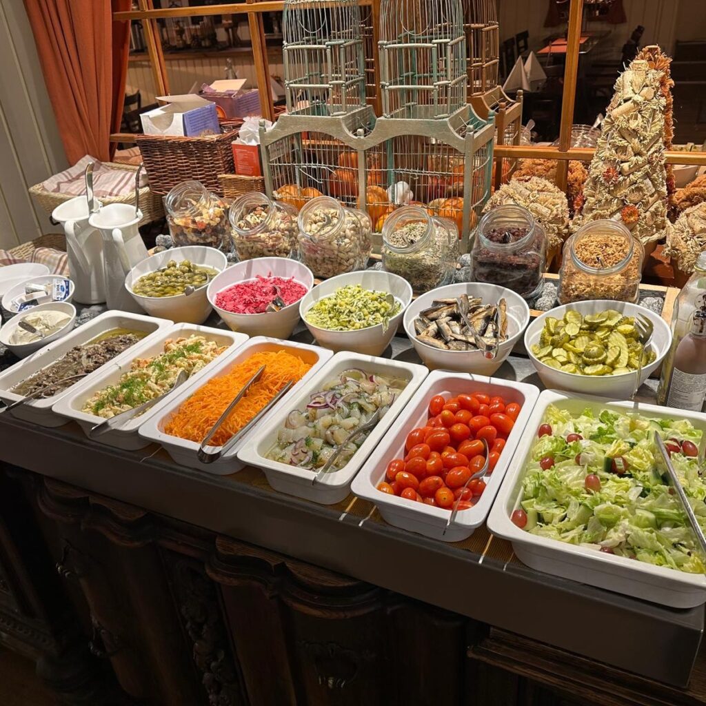 Buffetpöytä Ravintola Kultainen Kukko