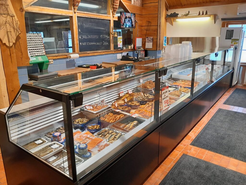 Fish shop Iin majakka