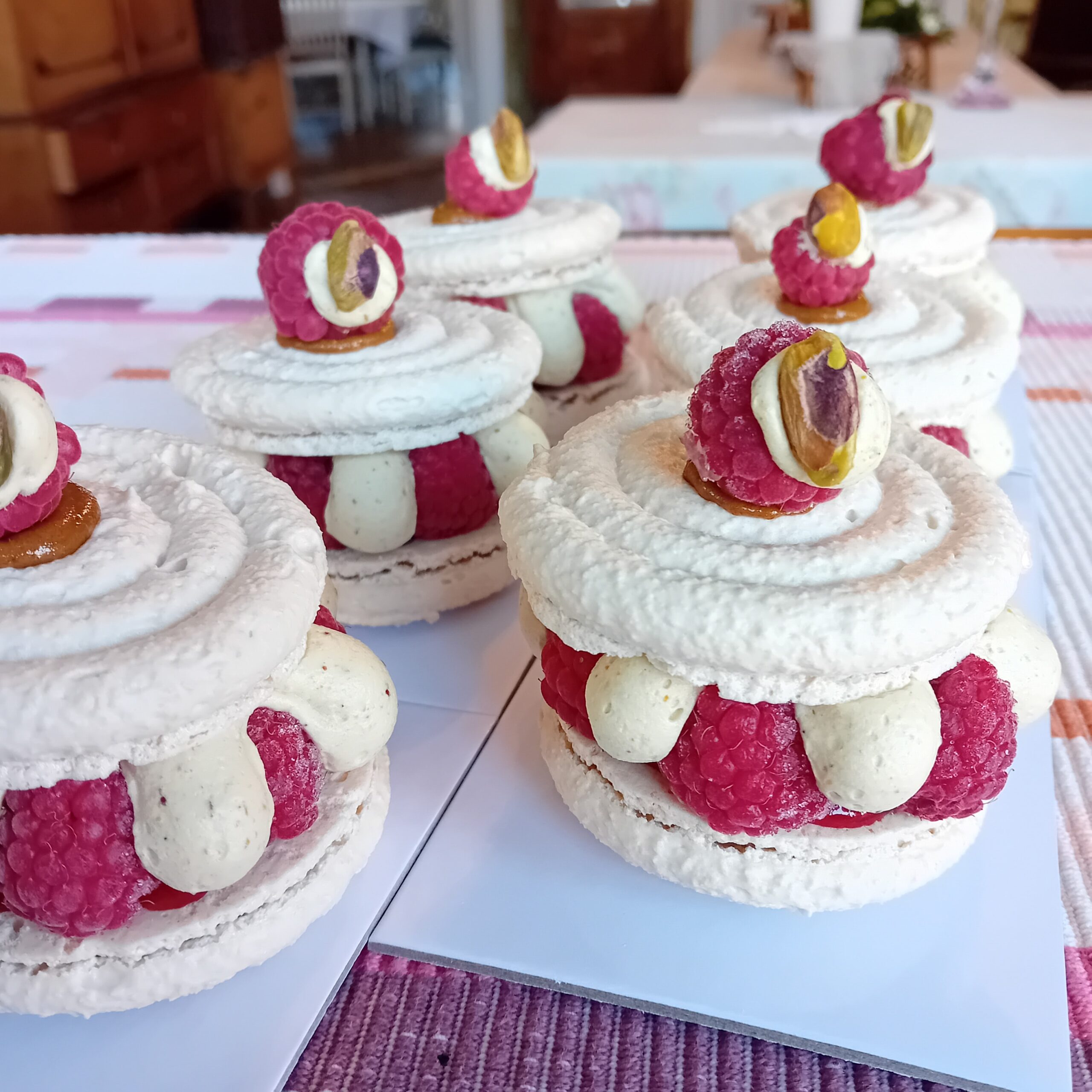 Raspberry-macaron pastry