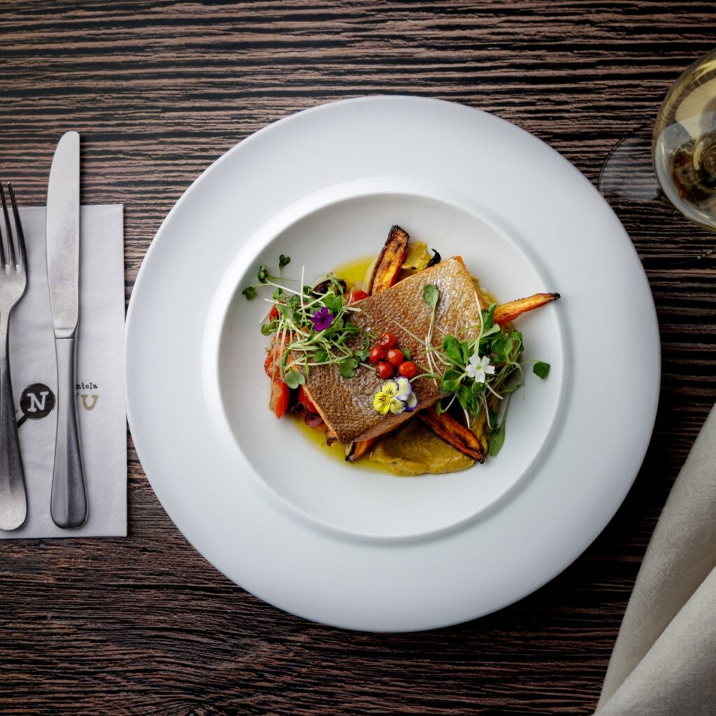 Pannu’s pans are sizzling hot during the best dining times – welcome! Photographer: Päkä Rehu