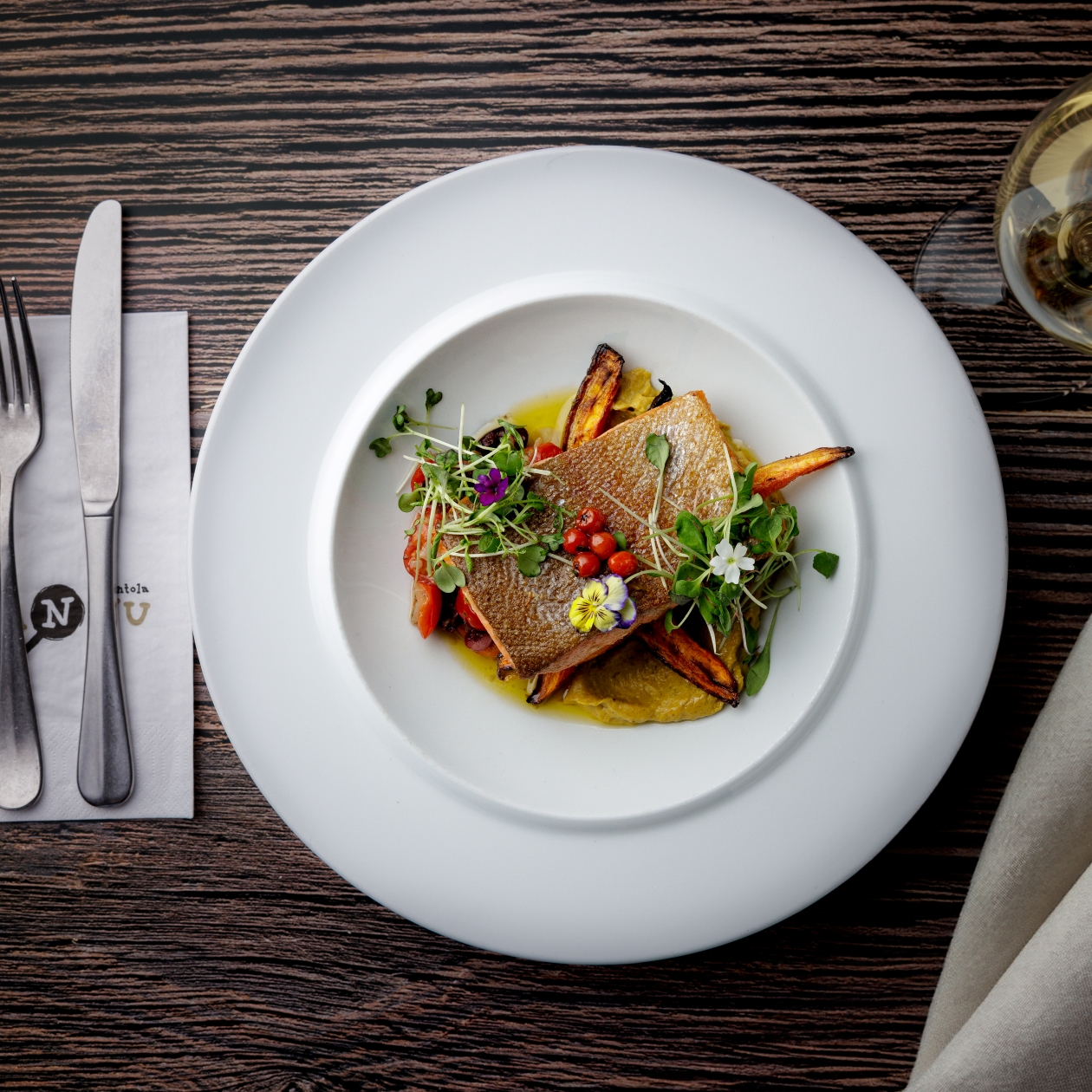 Pannu’s pans are sizzling hot during the best dining times – welcome! Photographer: Päkä Rehu