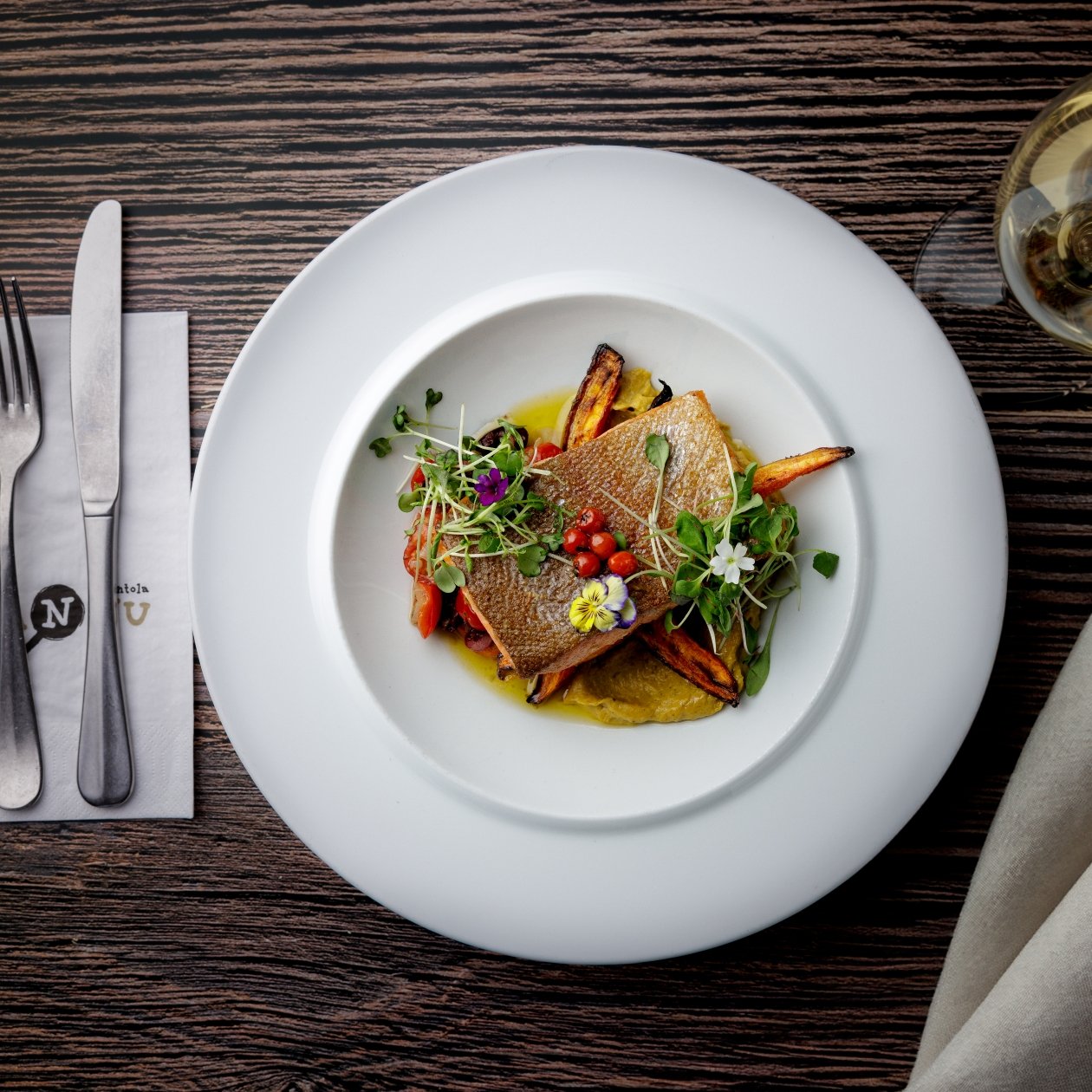 Pannu on kuumana parhaina ruoka-aikoina. Lämpimästi tervetuloa! Kuvaaja: Päkä Rehu