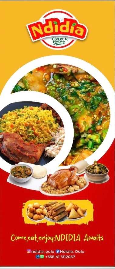 Ndidia tarjoaa värikkään valikoiman Länsi-Afrikan ruokia, kuten jollof-riisiä maustetun ja paahdetun kanan kanssa, egusi-, okra- ja efo riro -keittoja sekä kevätrullia, samosoja ja puff puff -leivonnaisia. Ruoat valmistetaan Oulussa, ja kuva näyttää rikasta ruokaperintöä sekä yhdistelmää paikallisesti hankituista arktisista raaka-aineista. Kuva: Ndidia.